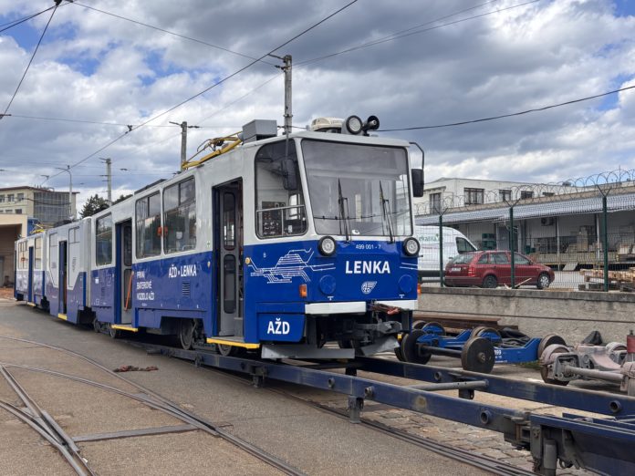 Lenka - tramvaj - DPMB