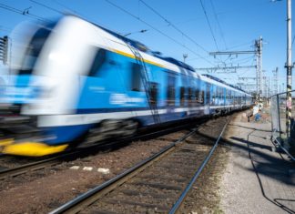 Rychlík na Klatovsku projel návěstidlo, evakuováno bylo 200 cestujících