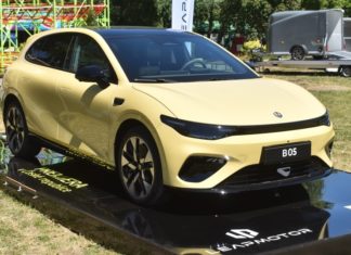 Leapmotor přivezl do Česka elektrický hatchback