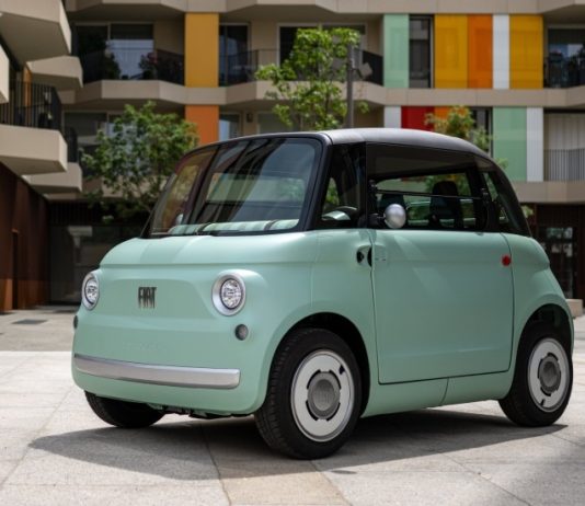 Fiat začíná prodávat minivůz Topolino