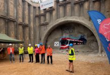 105 odstřelů a 4700 kg trhaviny. Nový tunel na Kamechy je proražený