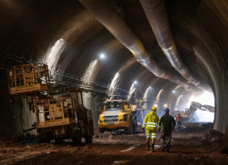Tunel Opevnění na D11 je ze 75 procent vyrubaný, v létě začne ražba tunelu Poříčí