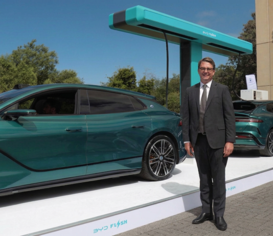Arrive navázala partnerství s BYD a spouští chytré palubní parkování ParkPay