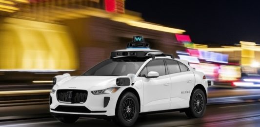 Waymo hodlá napřesrok v Německu spustit taxislužbu bez řidičů