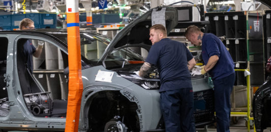 Kolínské Toyotě vzrostly tržby na 78,1 miliardy Kč, zisk klesl na 713 milionů Kč