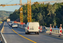 Na dálnici D1 začala auta jezdit po opravené polovině mostu Šmejkalka