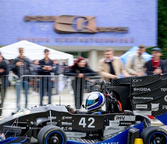 ZÁVODNÍ DEN ČVUT SE BLÍŽÍ! STUDENTSKÉ TÝMY PŘEDSTAVÍ ELEKTROFORMULE A MOTORKY V AKCI I CHYTRÉ A ÚSPORNÉ TECHNOLOGIE