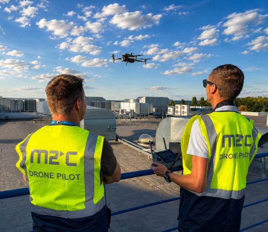 V Česku má oprávnění řídit dron přes 92 tisíc lidí. Stát chystá pravidla, kdo smí drony nad elektrárnami zneškodnit