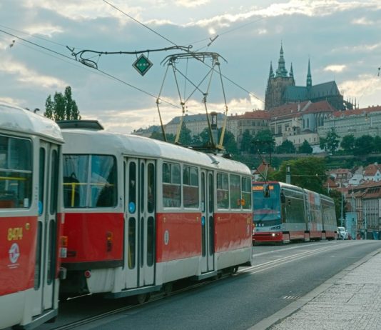 V Praze začaly sloužit nové tramvajové zastávky Hodkovičky Pražská tramvaj v ulici