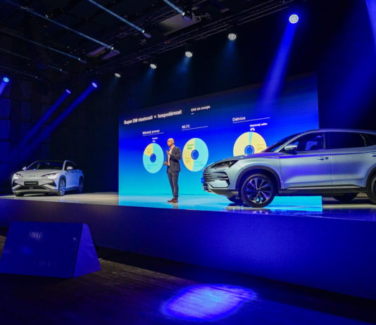 Z Číny do EU se bude ročně dovážet nejvýše 350.000 hybridních vozů